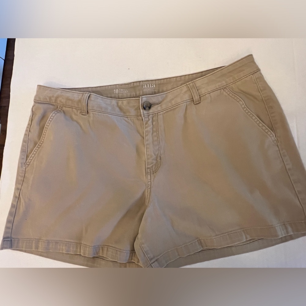 A. N. A. WOMENS MID RISE  SIZE 18  KHAKI COLORED SLIGHTLY WORN  TWILL SHORTS